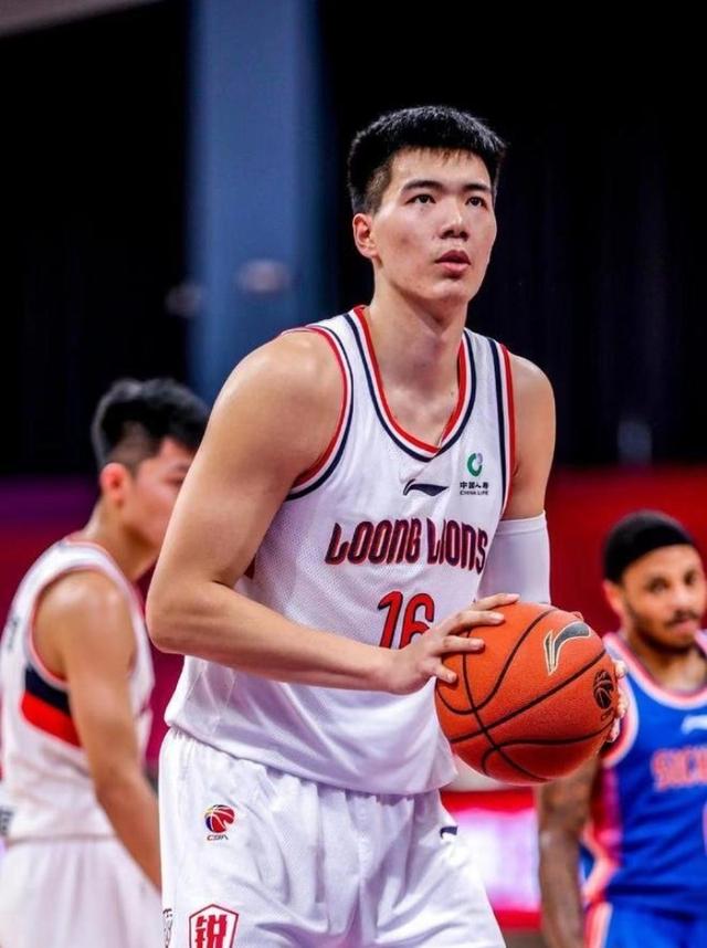 广州队遭遇连败，球队状态令人担忧