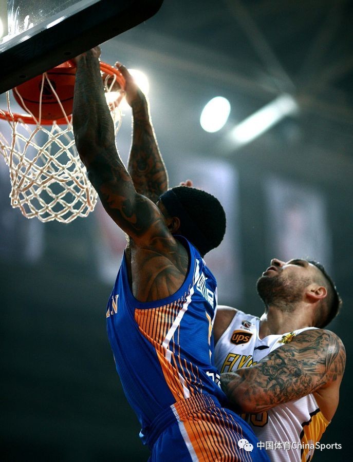 浓眉复出首秀出彩，巴黎圣日耳曼主场横扫辽宁男篮，豪取7连胜的简单介绍